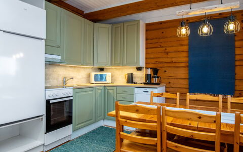 Kalliokoto: Træ, Sommerhus, Bjælkehytte, Skov, Skur, Garden Bygninger, Lærk, Woodland, Bejdse