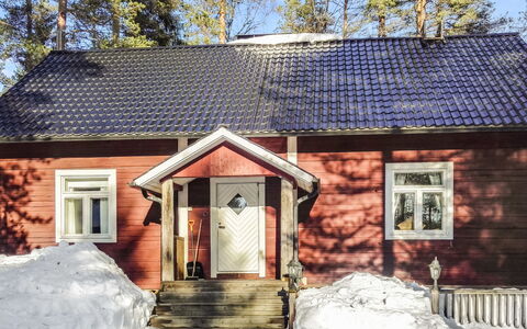 Piilutupa: Hjem, Sommerhus, Tag, Estate, Skygge, Stuehus, Lawn, Landscaping, Have, Gård