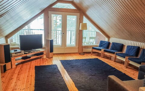 Piilutupa: Græs, Hus, Sommerhus, Land Lot, Hjem, Estate, Lawn, Sidespor, Stuehus, Veranda