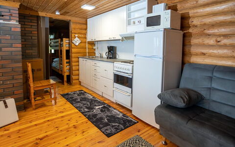 Kalliorinne: Hjem, Sommerhus, Tag, Estate, Skygge, Stuehus, Lawn, Landscaping, Have, Gård