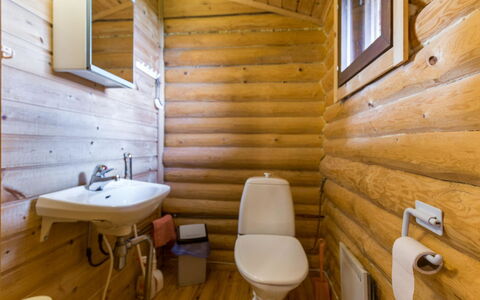 Kalliorinne: Hjem, Sommerhus, Tag, Estate, Skygge, Stuehus, Lawn, Landscaping, Have, Gård