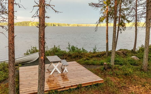 Ylikitkajärvi, Kesäkumpu: Træ, Sommerhus, Bjælkehytte, Skov, Skur, Garden Bygninger, Lærk, Woodland, Bejdse