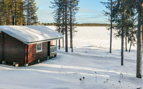 Ylikitkajärvi, Kesäkumpu: Træ, Sommerhus, Bjælkehytte, Skov, Skur, Garden Bygninger, Lærk, Woodland, Bejdse