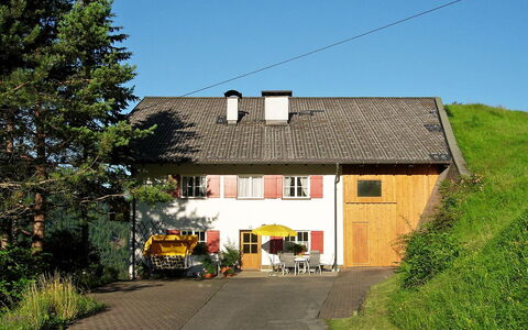 Elsa: Ejendom, Hus, Hjem, Sommerhus, Tag, Bygning, Ejendom, Landdistrikt, Boligområde, Estate