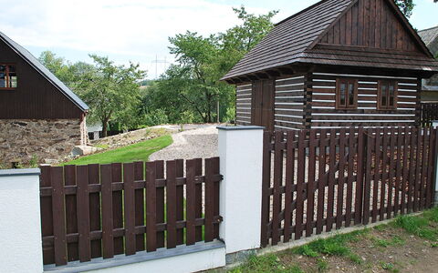 Holetín: Ejendom, Hegn, Hus, Home Fencing, Bygning, Træ, Hjem, Sommerhus, Skur, Ejendom