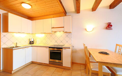 Villars 996: Værelse, Ejendom, Bygning, Møbel, Indretning, Hus, Loft, Etage, Køkken, Ejendom