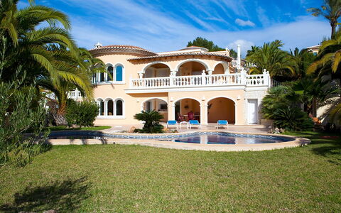 Calina: Ejendom, Estate, Bygning, Mansion, Hus, Hjem, Ejendom, Hacienda, Villa, Arkitektur