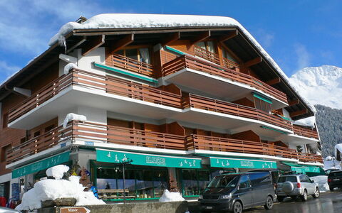 Atlantic 112: Arkitektur, Transportere, Vinter, Bygning, Sne, Ejendom, Hus, Hill Station, Fritid, Hotel