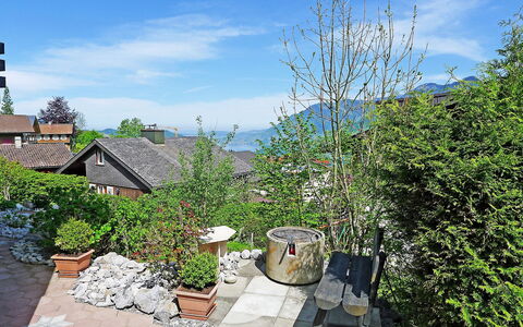 Emmetten 400: Ejendom, Ejendom, Hus, Sommerhus, Træ, Bygning, Have, Hjem, Himmel, Boligområde