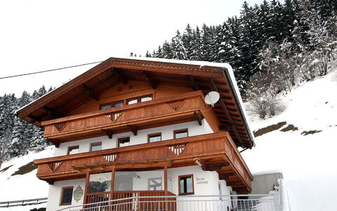 Gruber: Vinter, Sne, Hus, Ejendom, Hjem, Arkitektur, Tag, Bygning, Himmel, Ejendom