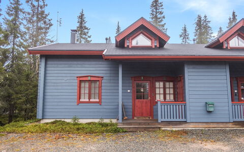 Pyryruka: Bygning, Vindue, Hus, Tag, Hjem, Sidespor, Sommerhus, Dør, Hældning, Maling