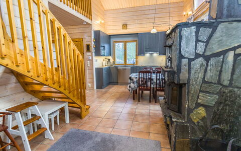 Pyryruka: Træ, Gulvbelægning, Etage, Loft, Indretning, Værelse, Bejdse, Hårdttræ, Bjælkehytte, Sommerhus