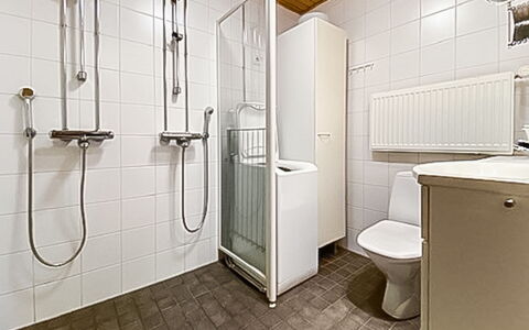 Länsirinne C 12: Sanitærarmatur, Gulvbelægning, Etage, Badeværelse, Indretning, Håndvask, Vvs, Værelse, Toilet, Tap