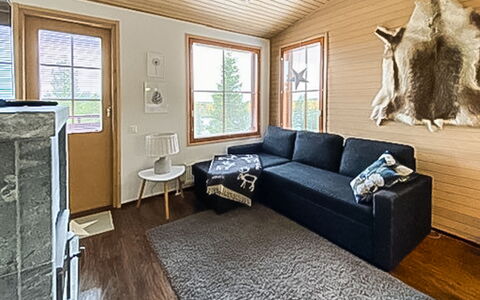 Länsirinne C 12: Møbel, Gulvbelægning, Indretning, Etage, Træ, Trægulve, Couch, Stue, Loft, Værelse