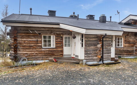 Revonaapa B13: Træ, Tag, Sommerhus, Hjem, Sidespor, Bjælkehytte, Skur, Dagslys, Vinter, Tømmer
