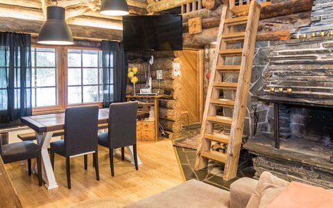 Seitsemän Savua 6: Møbel, Træ, Indretning, Loft, Gulvbelægning, Etage, Værelse, Sommerhus, Hjem, Stue