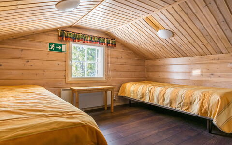 Vuosselinhovi F: Træ, Sommerhus, Bjælkehytte, Skov, Skur, Garden Bygninger, Lærk, Woodland, Bejdse