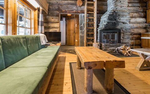 Seitsemän Savua 3: Træ, Sommerhus, Bejdse, Hårdttræ, Bjælkehytte, Planke, Loft, Naturmateriale, Tømmer, Garden Bygninger