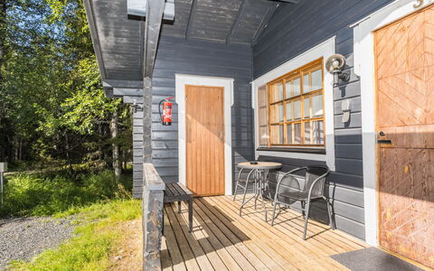 Ruka-Linkki 3A: Græs, Hus, Sommerhus, Land Lot, Hjem, Estate, Lawn, Sidespor, Stuehus, Veranda