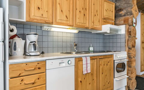 Pihlakieppi 2: Træ, Køkken, Cabinetry, Countertop, Håndvask, Større Bandage, Køkken Apparat, Indretning, Loft, Skuffe
