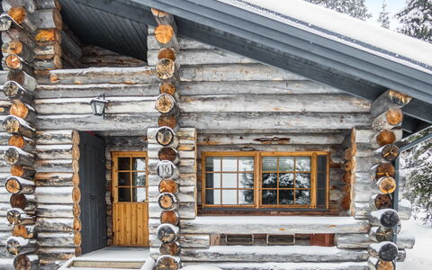 Kuusiruka 10: Træ, Sommerhus, Bjælkehytte, Skov, Skur, Garden Bygninger, Lærk, Woodland, Bejdse