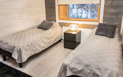 Huvihovi: Træ, Sommerhus, Bjælkehytte, Skov, Skur, Garden Bygninger, Lærk, Woodland, Bejdse