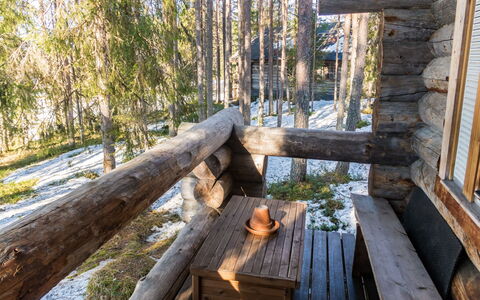 Retkietappi Honkapirtti: Træ, Hårdttræ, Planke, Naturmateriale, Bjælkehytte, Bejdse, Tømmer, Dæk, Dagslys, Trægulve