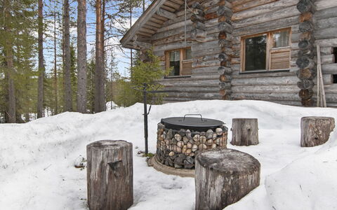 Rukaveska 4B: Træ, Vinter, Sommerhus, Fryser, Bjælkehytte, Sne, Hårdttræ, Naturmateriale, Planke, Tømmer
