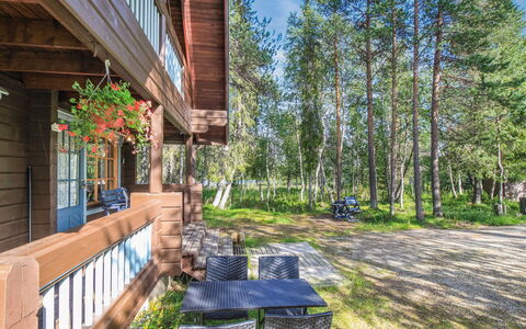 Marjatan Mökki: Træ, Sommerhus, Bjælkehytte, Skov, Skur, Garden Bygninger, Lærk, Woodland, Bejdse