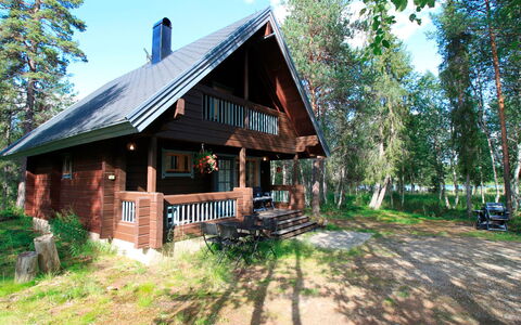Marjatan Mökki: Træ, Sommerhus, Bjælkehytte, Skov, Skur, Garden Bygninger, Lærk, Woodland, Bejdse