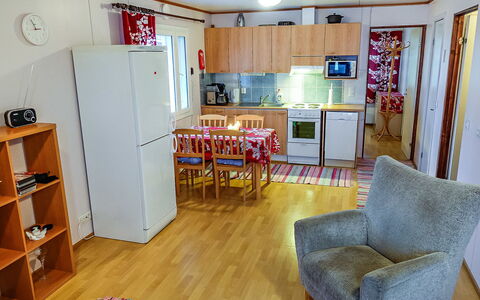 Mellaniemi: Træ, Sommerhus, Bjælkehytte, Skov, Skur, Garden Bygninger, Lærk, Woodland, Bejdse