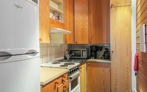 Saariselän Väärtin Kammi 1: Køkken Apparat, Køkken, Større Bandage, Countertop, Cabinetry, Træ, Gulvbelægning, Husholdningsapparat, Indretning, Møbel