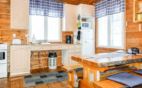 Hoviranta: Møbel, Træ, Køkken, Indretning, Cabinetry, Loft, Countertop, Værelse, Større Bandage, Køkken Apparat