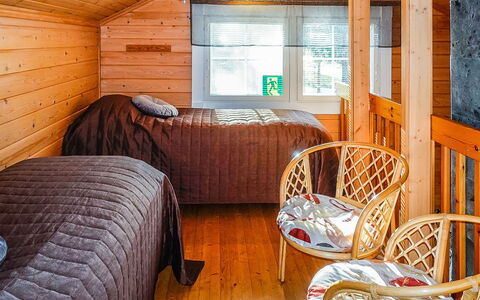 Kiepinkulma a: Træ, Sommerhus, Bjælkehytte, Skov, Skur, Garden Bygninger, Lærk, Woodland, Bejdse