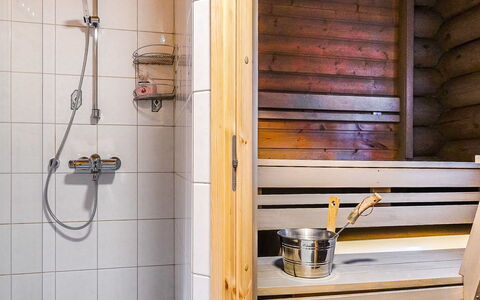 Kiepinkulma a: Træ, Sommerhus, Bjælkehytte, Skov, Skur, Garden Bygninger, Lærk, Woodland, Bejdse