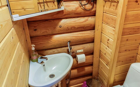 Kiepinkulma a: Træ, Sommerhus, Bjælkehytte, Skov, Skur, Garden Bygninger, Lærk, Woodland, Bejdse