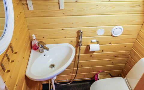 Kiepinkulma a: Træ, Sommerhus, Bjælkehytte, Skov, Skur, Garden Bygninger, Lærk, Woodland, Bejdse
