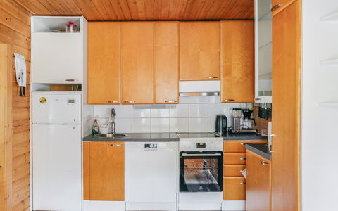 Levinstone: Køkken Apparat, Køkken, Større Bandage, Countertop, Gulvbelægning, Træ, Cabinetry, Etage, Køleskab, Køkkenvask
