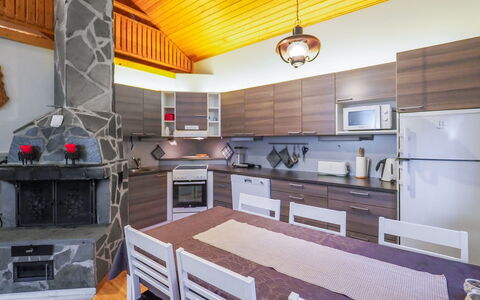 Immelkotsa 7 e: Træ, Sommerhus, Bjælkehytte, Skov, Skur, Garden Bygninger, Lærk, Woodland, Bejdse
