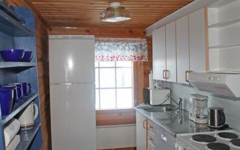 Juolukka: Gulvbelægning, Køkken Apparat, Køkken, Møbel, Træ, Større Bandage, Countertop, Etage, Indretning, Cabinetry