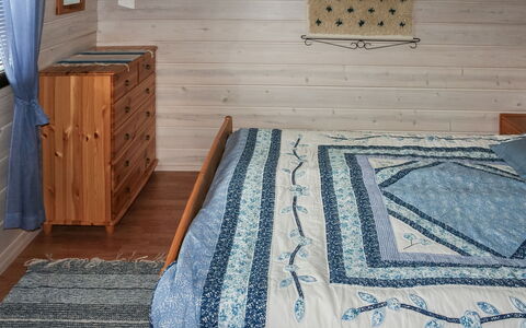 Ahonlaita: Træ, Soveværelse, Gulvbelægning, Etage, Sengetøj, Sengetøj, Textile, Sengetøj, Møbel, Seng