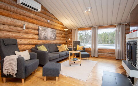 Papanmökki: Træ, Hårdttræ, Bejdse, Loft, Trægulve, Stue, Planke, Bjælkehytte, Tømmer, Couch