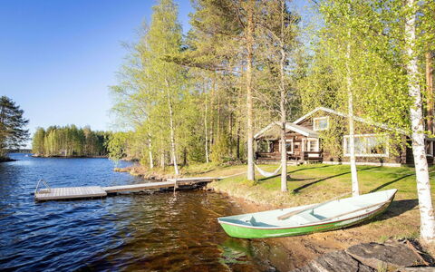 Tatunmökki: Træ, Sommerhus, Bjælkehytte, Skov, Skur, Garden Bygninger, Lærk, Woodland, Bejdse