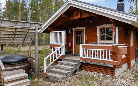 Eemeli: Træ, Sommerhus, Tag, Hus, Sidespor, Hjem, Bjælkehytte, Skur, Dør, Veranda