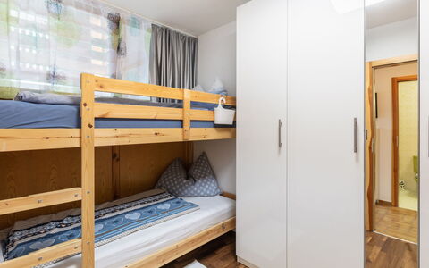 Mühlbach am Hochkönig 250: Køjeseng, Møbel, Bygning, Hostel, Træ, Komfort, Bed Frame, Indretning, Gulvbelægning, Sovesal