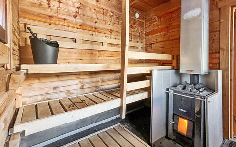 Rukan Taikavuosselin Helmi 8 B: Træ, Sommerhus, Bjælkehytte, Skov, Skur, Garden Bygninger, Lærk, Woodland, Bejdse