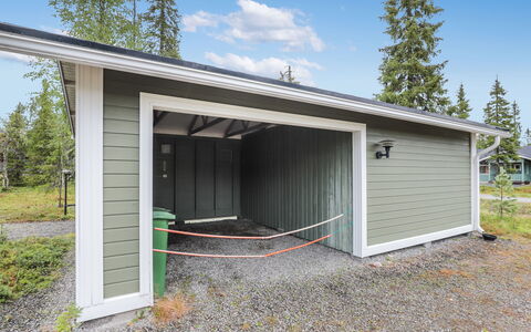 Rukan Taikavuosselin Helmi 8 B: Træ, Sommerhus, Bjælkehytte, Skov, Skur, Garden Bygninger, Lærk, Woodland, Bejdse