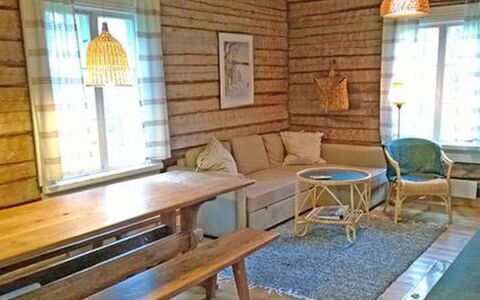 Villa Pettu: Indretning, Møbel, Couch, Gulvbelægning, Etage, Værelse, Loft, Stue, Lejlighed
