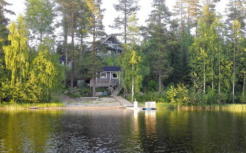 Vastaniemi: Bygning, Boligområde, Vindue, Hus, Hjem, Tag, Arkitektur, Kvarter, Facade, Stad