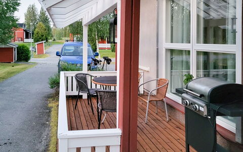 Tahko Ski Koivulantie: Træ, Veranda, Møbel, Hus, Hjem, Bejdse, Dør, Dæk, Stol, Hårdttræ